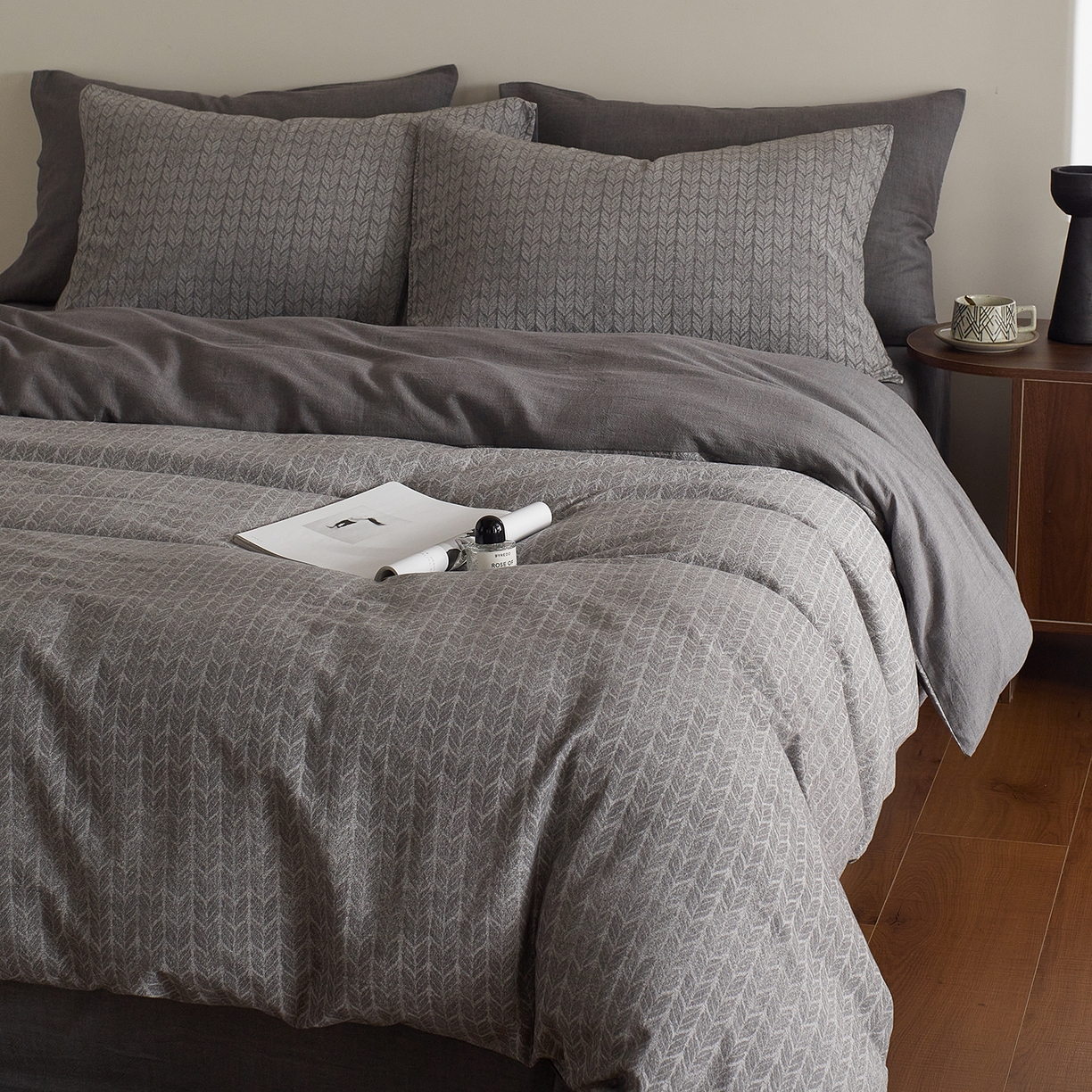 91家纺网 家纺一手货源 找家纺 XIWEN-希文家纺 2025新款秋冬60支全棉水洗色织大提花四件套 简森