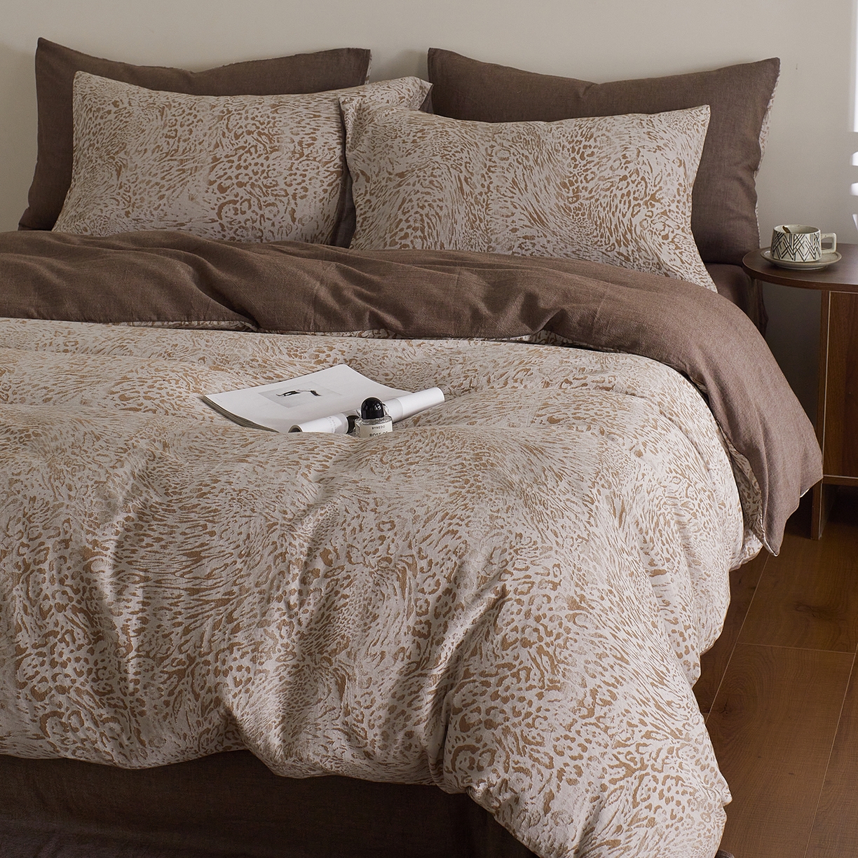 91家纺网 家纺一手货源 找家纺 XIWEN-希文家纺 2025新款秋冬60支全棉水洗色织大提花四件套 狂想曲