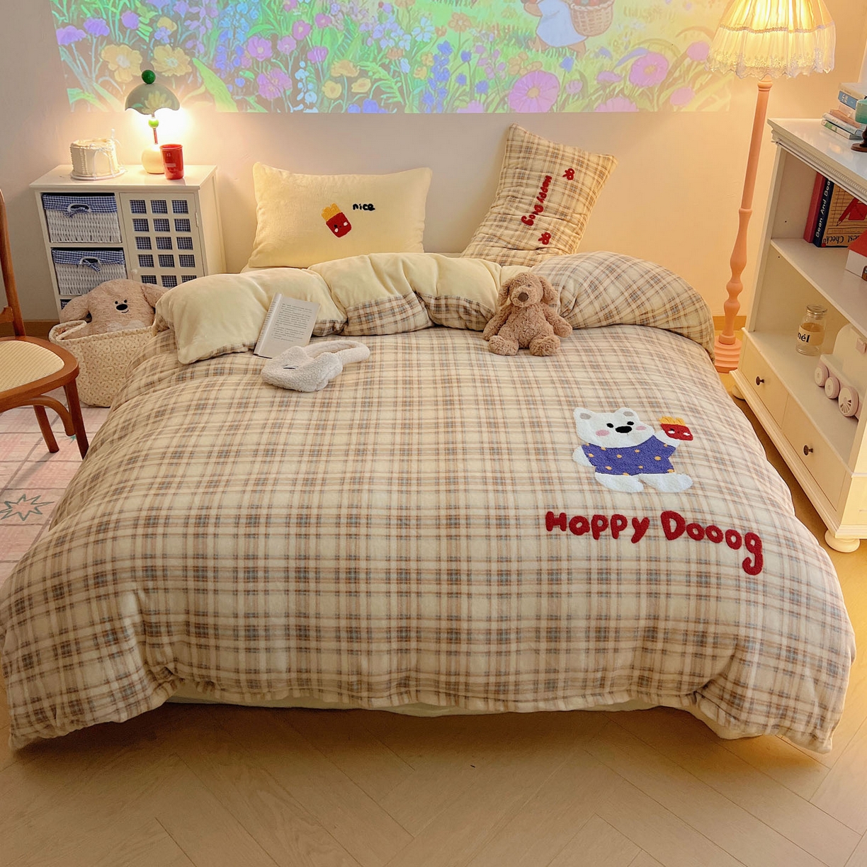 91家纺网 家纺一手货源 找家纺 盼季家纺 2025新款卡通毛巾绣牛奶绒保暖四件套 牛奶绒毛巾绣-薯条小熊