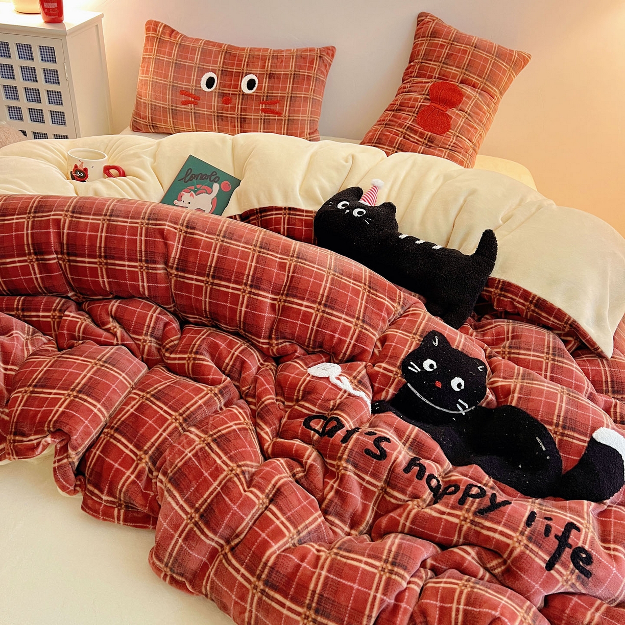 91家纺网 家纺一手货源 找家纺 盼季家纺 2025新款卡通毛巾绣牛奶绒保暖四件套 牛奶绒毛巾绣-丝带黑瞄