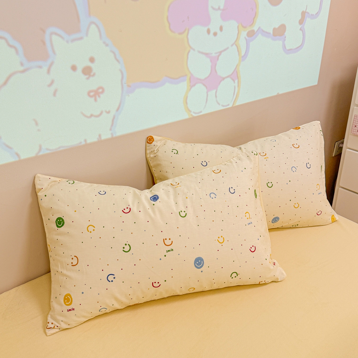 91家纺网 家纺一手货源 找家纺 呗旺鹿 2025新款卡通棉+牛奶绒四件套系列 多彩笑脸