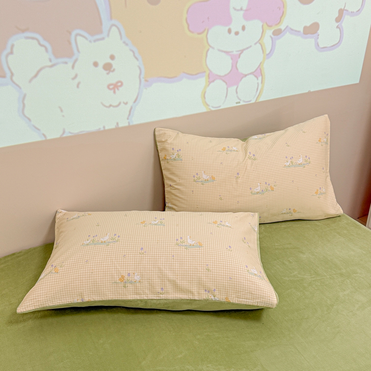 91家纺网 家纺一手货源 找家纺 呗旺鹿 2025新款卡通棉+牛奶绒四件套系列 小萌鸭