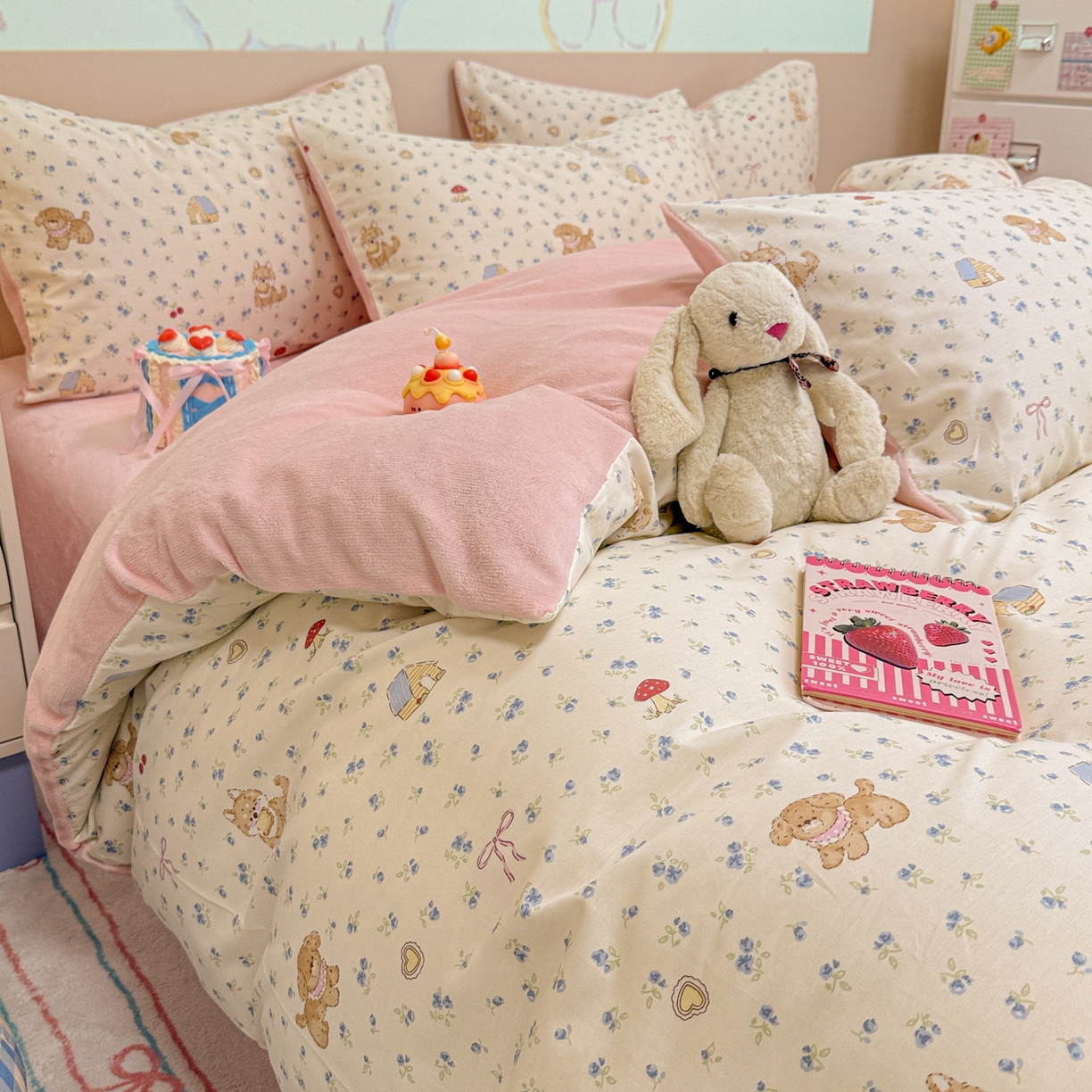 91家纺网 家纺一手货源 找家纺 呗旺鹿 2025新款卡通棉+牛奶绒四件套系列 蘑菇狗