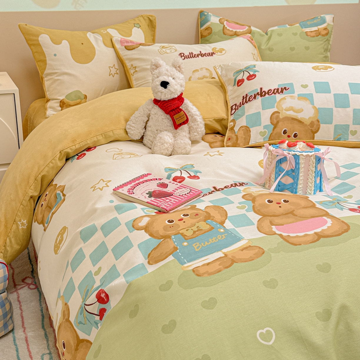 91家纺网 家纺一手货源 找家纺 呗旺鹿 2025新款卡通棉+牛奶绒四件套系列 奶油小熊