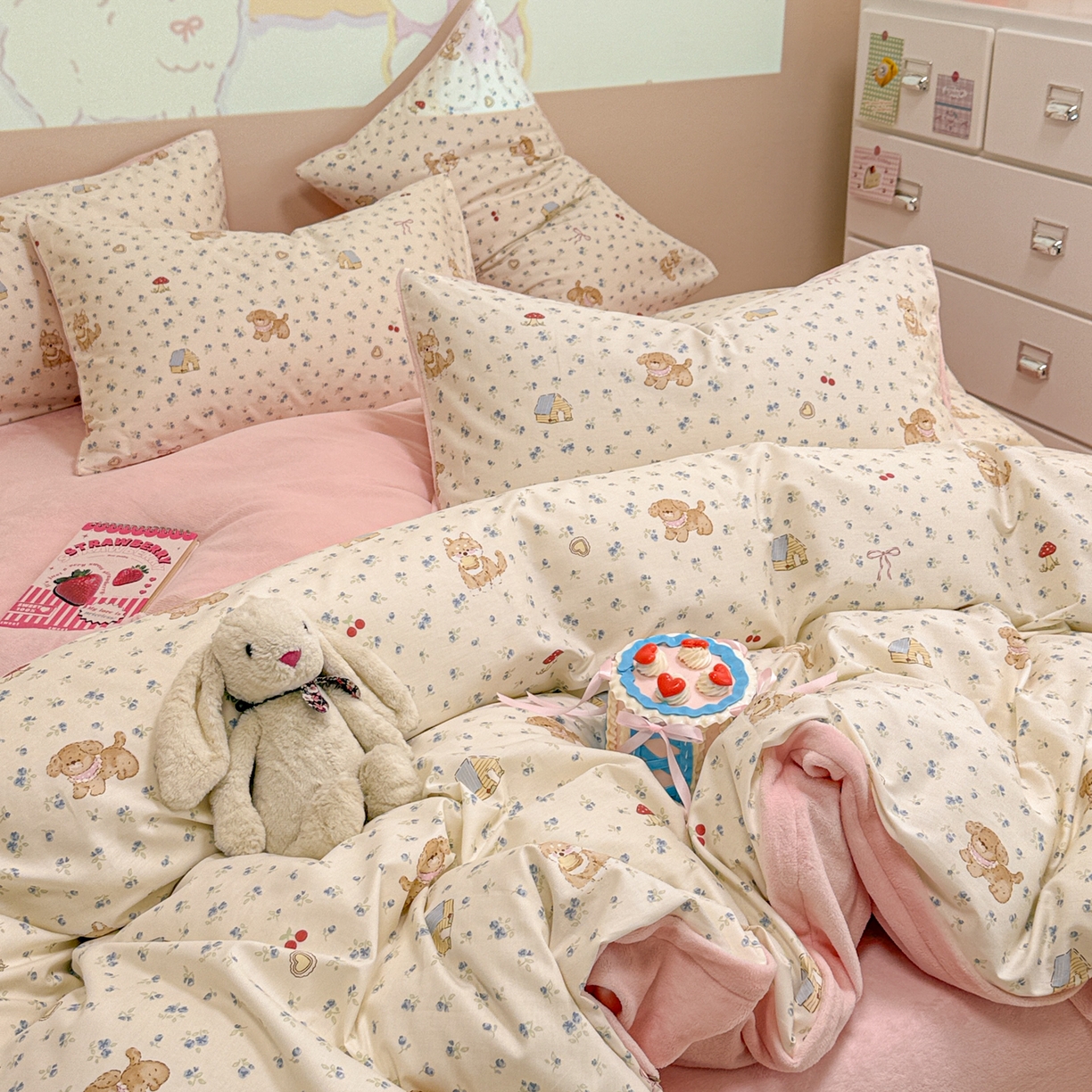 91家纺网 家纺一手货源 找家纺 呗旺鹿 2025新款卡通棉+牛奶绒四件套系列 蘑菇狗