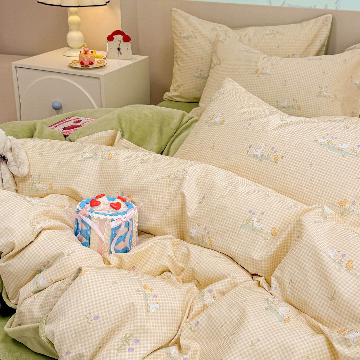 91家纺网 家纺一手货源 找家纺 呗旺鹿 2025新款卡通棉+牛奶绒四件套系列 小萌鸭