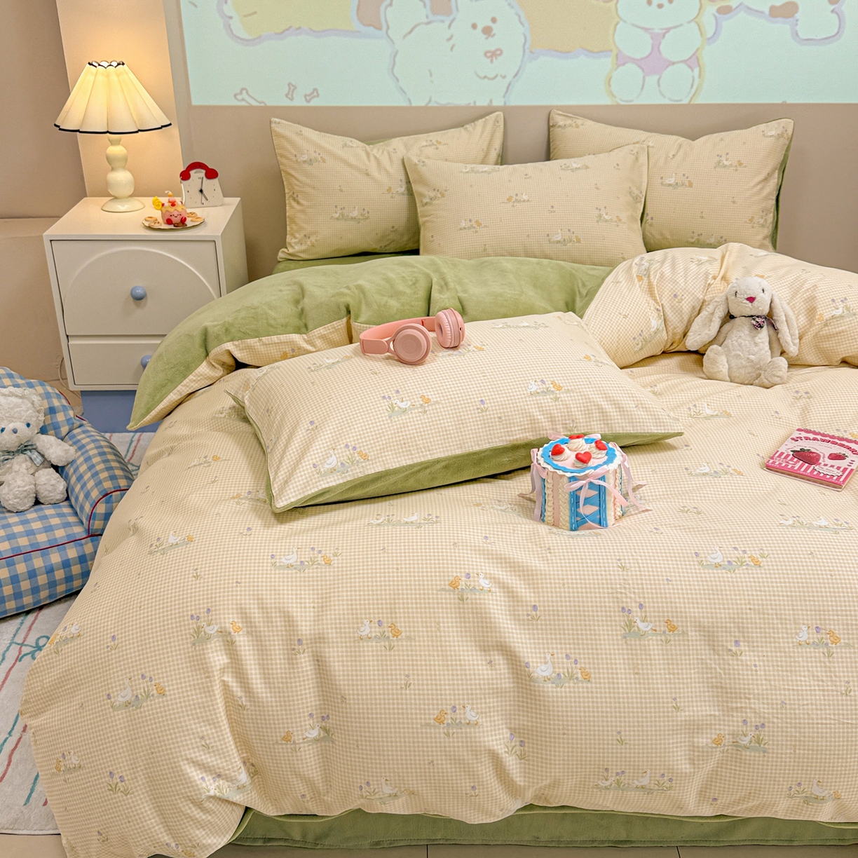 91家纺网 家纺一手货源 找家纺 呗旺鹿 2025新款卡通棉+牛奶绒四件套系列 小萌鸭