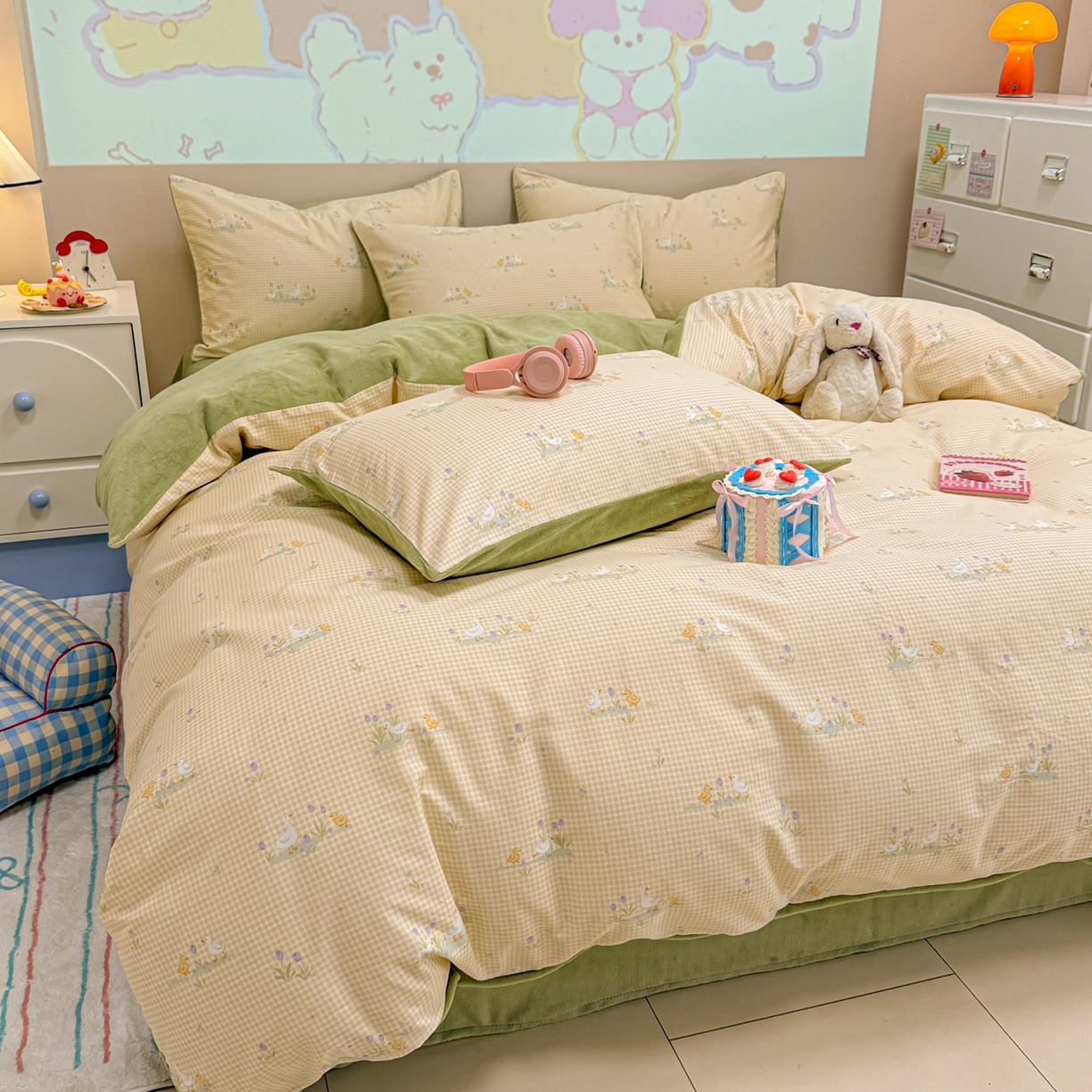 91家纺网 家纺一手货源 找家纺 呗旺鹿 2025新款卡通棉+牛奶绒四件套系列 小萌鸭