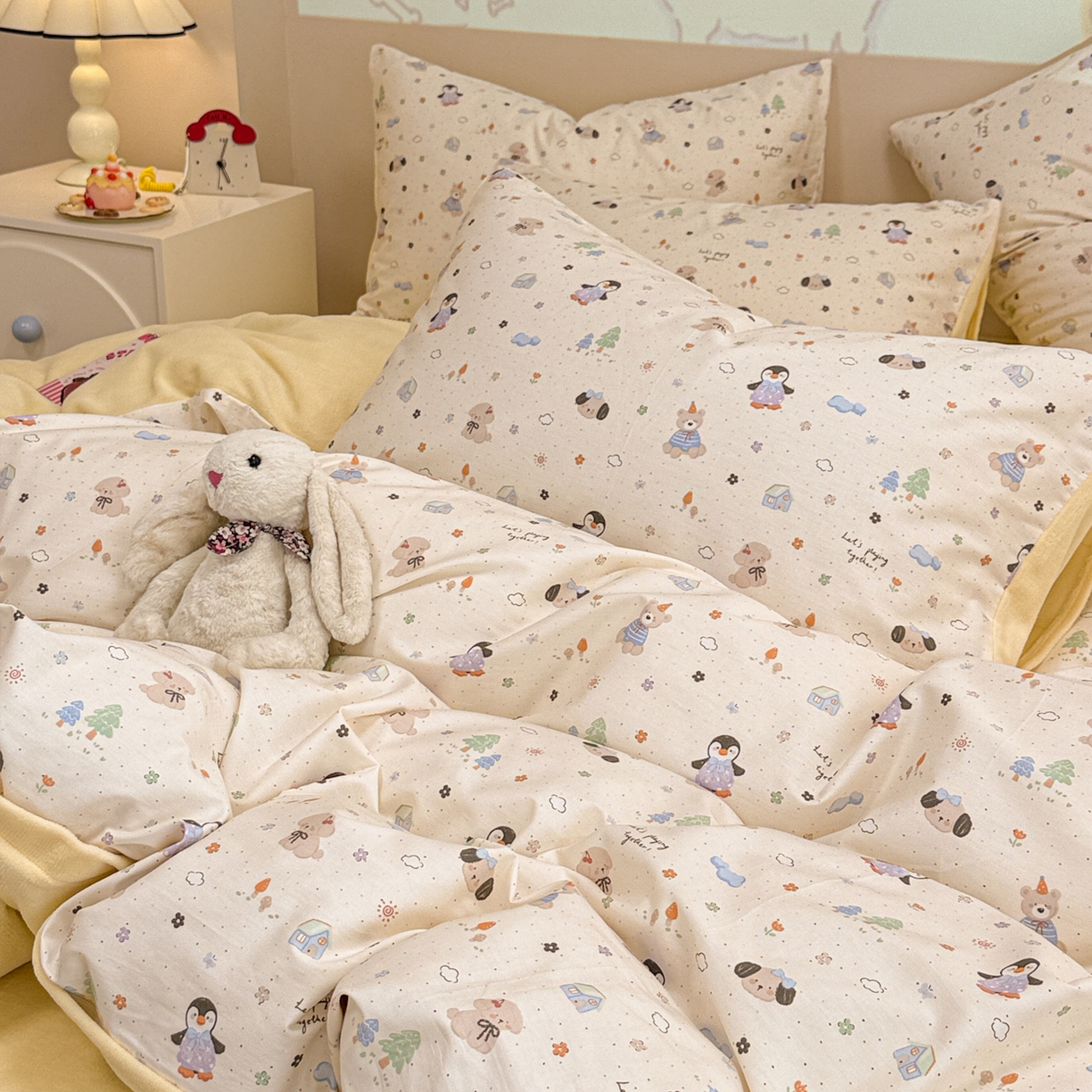 91家纺网 家纺一手货源 找家纺 呗旺鹿 2025新款卡通棉+牛奶绒四件套系列 QQ乐园