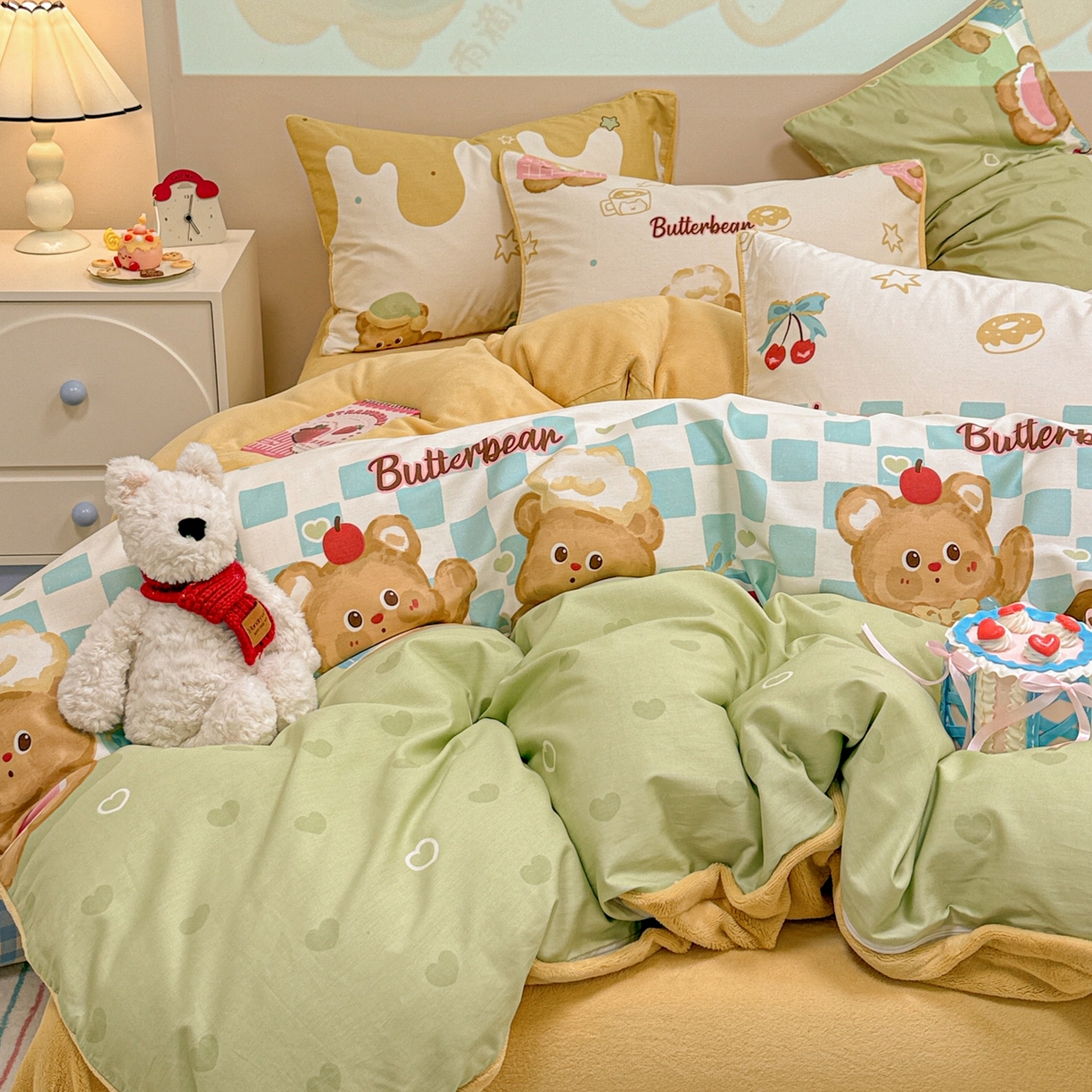 91家纺网 家纺一手货源 找家纺 呗旺鹿 2025新款卡通棉+牛奶绒四件套系列 奶油小熊