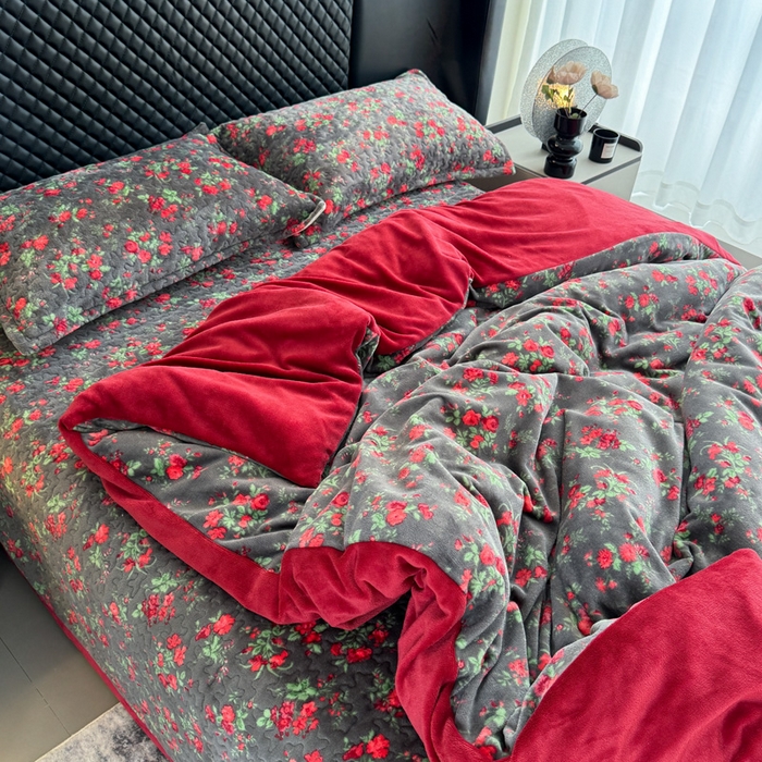 91家纺网 家纺一手货源 找家纺 添越家纺 2025新款简约款牛奶绒床盖四件套 花妖