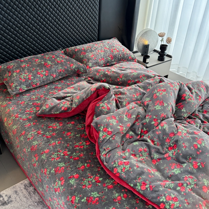 91家纺网 家纺一手货源 找家纺 添越家纺 2025新款简约款牛奶绒床盖四件套 花妖