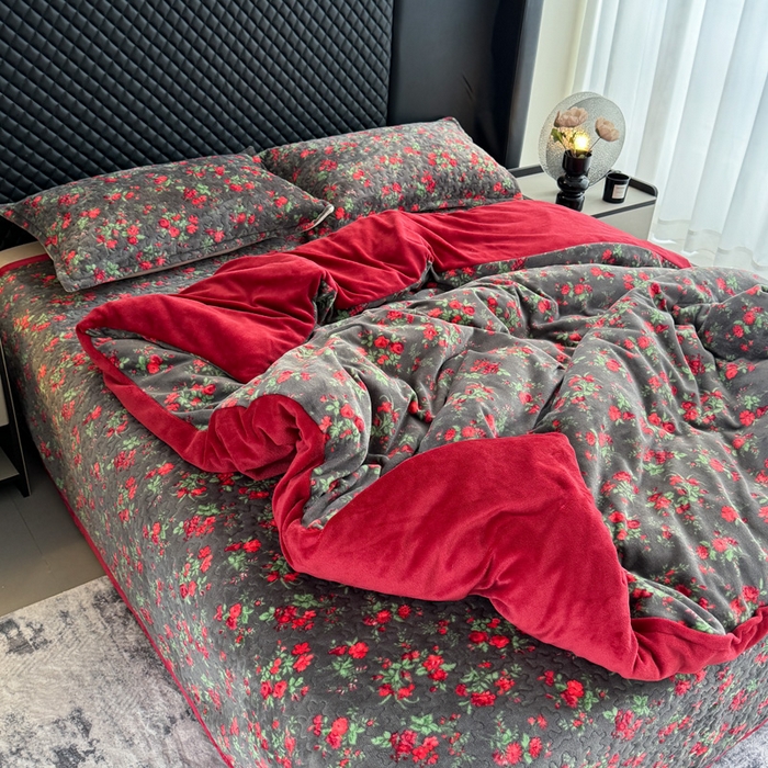 91家纺网 家纺一手货源 找家纺 添越家纺 2025新款简约款牛奶绒床盖四件套 花妖