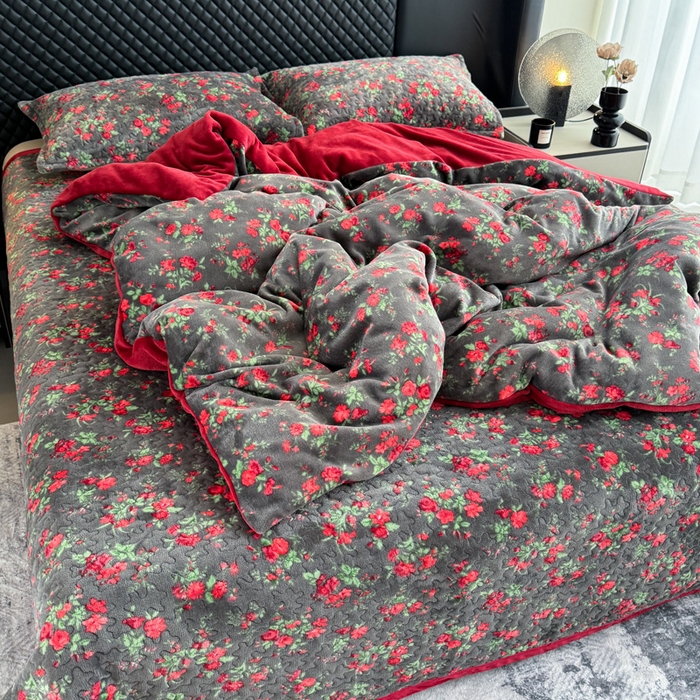 91家纺网 家纺一手货源 找家纺 添越家纺 2025新款简约款牛奶绒床盖四件套 花妖