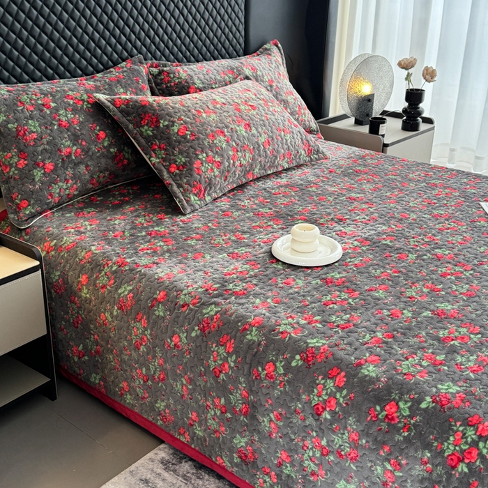 91家纺网 家纺一手货源 找家纺 添越家纺 2025新款简约款牛奶绒床盖四件套 花妖