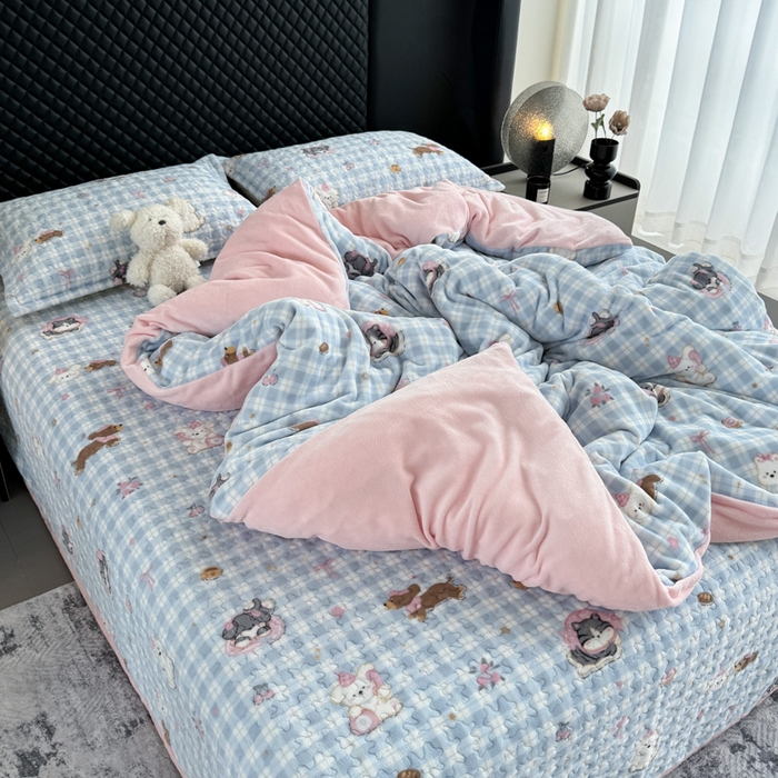 91家纺网 家纺一手货源 找家纺 添越家纺 2025新款简约款牛奶绒床盖四件套 萌趣乐园