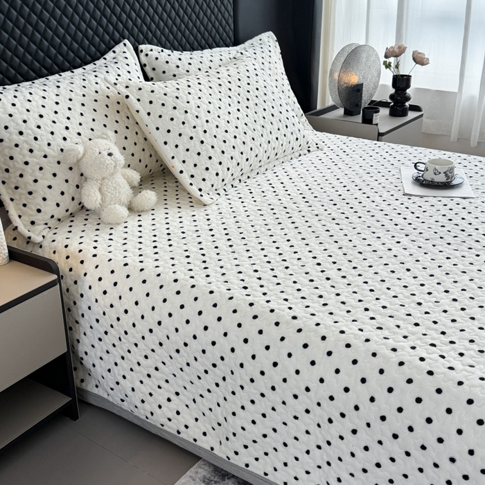 91家纺网 家纺一手货源 找家纺 添越家纺 2025新款简约款牛奶绒床盖四件套  小波点