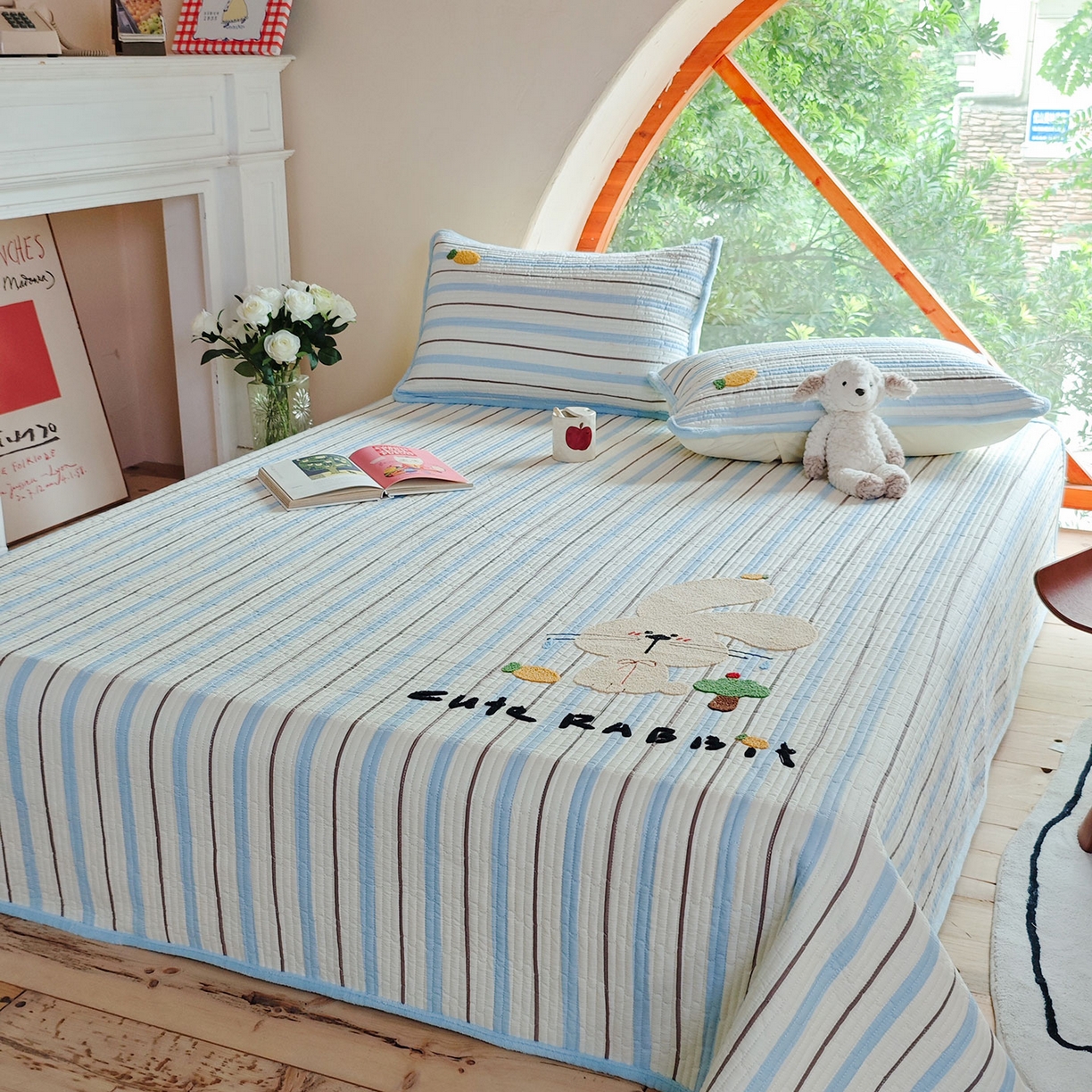 91家纺网 家纺一手货源 找家纺 鑫喜莱家纺 2025新款A版纯棉B版牛奶绒床盖毛巾绣系列单件床褥垫软床垫床盖 萝卜兔