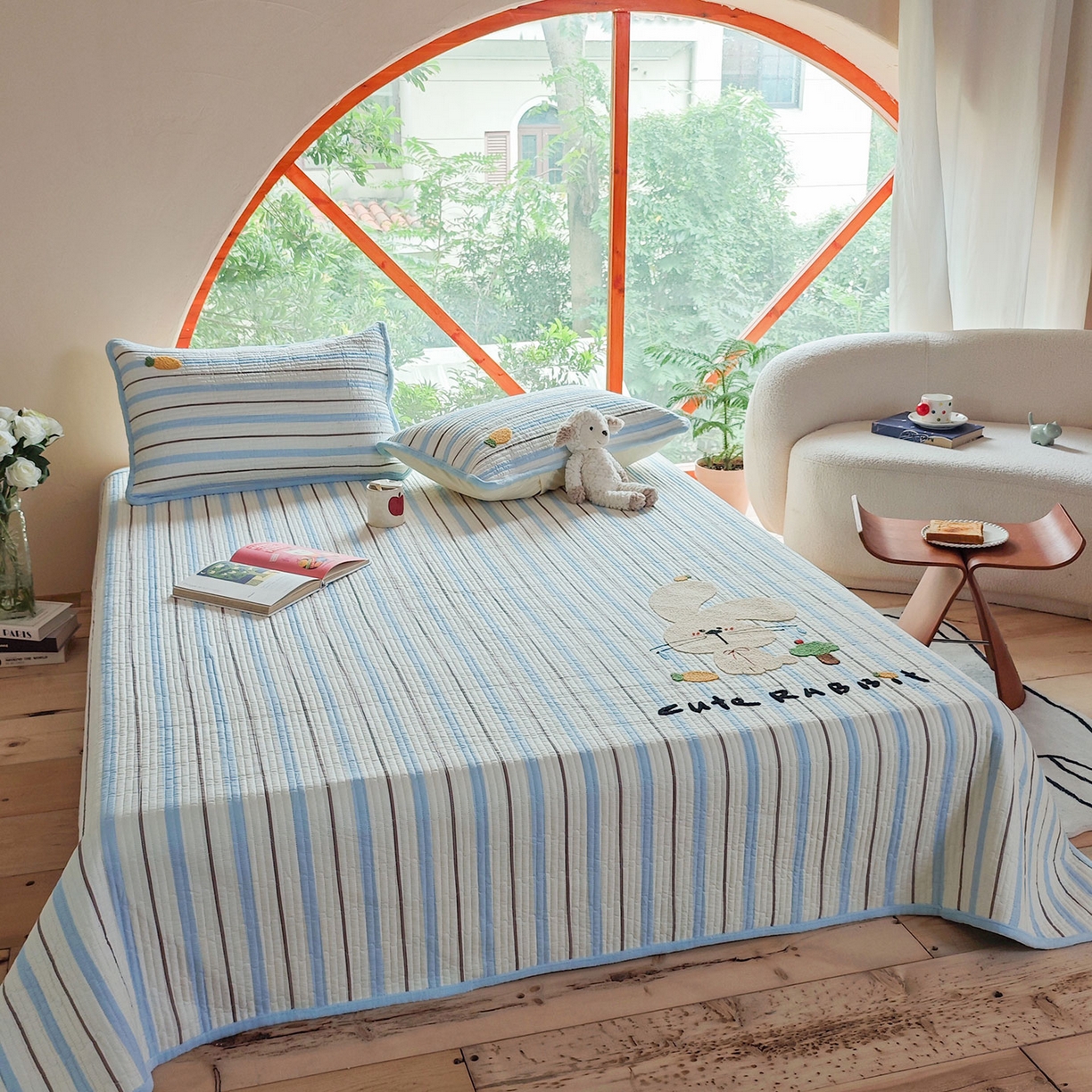 91家纺网 家纺一手货源 找家纺 鑫喜莱家纺 2025新款A版纯棉B版牛奶绒床盖毛巾绣系列单件床褥垫软床垫床盖 萝卜兔