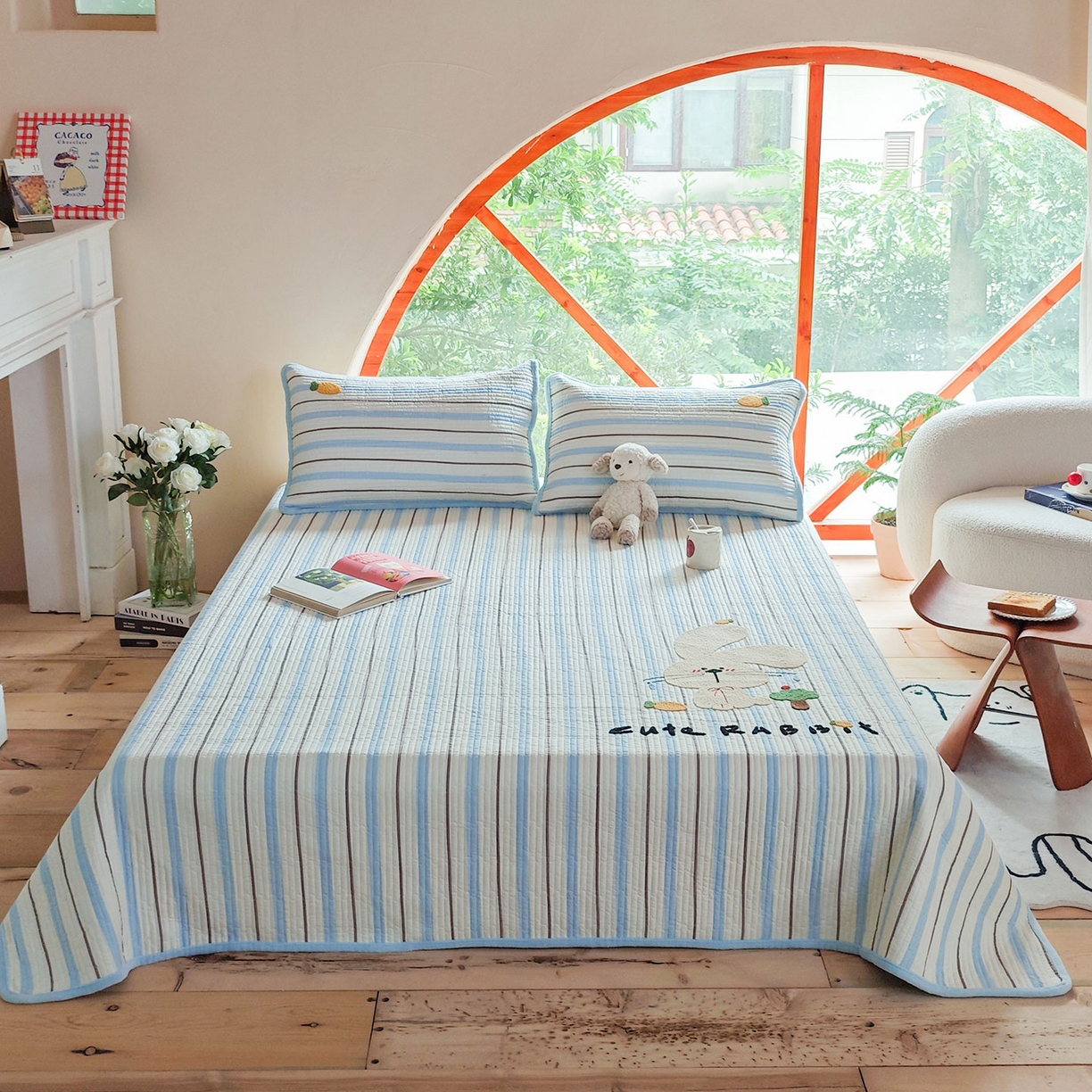 91家纺网 家纺一手货源 找家纺 鑫喜莱家纺 2025新款A版纯棉B版牛奶绒床盖毛巾绣系列单件床褥垫软床垫床盖 萝卜兔