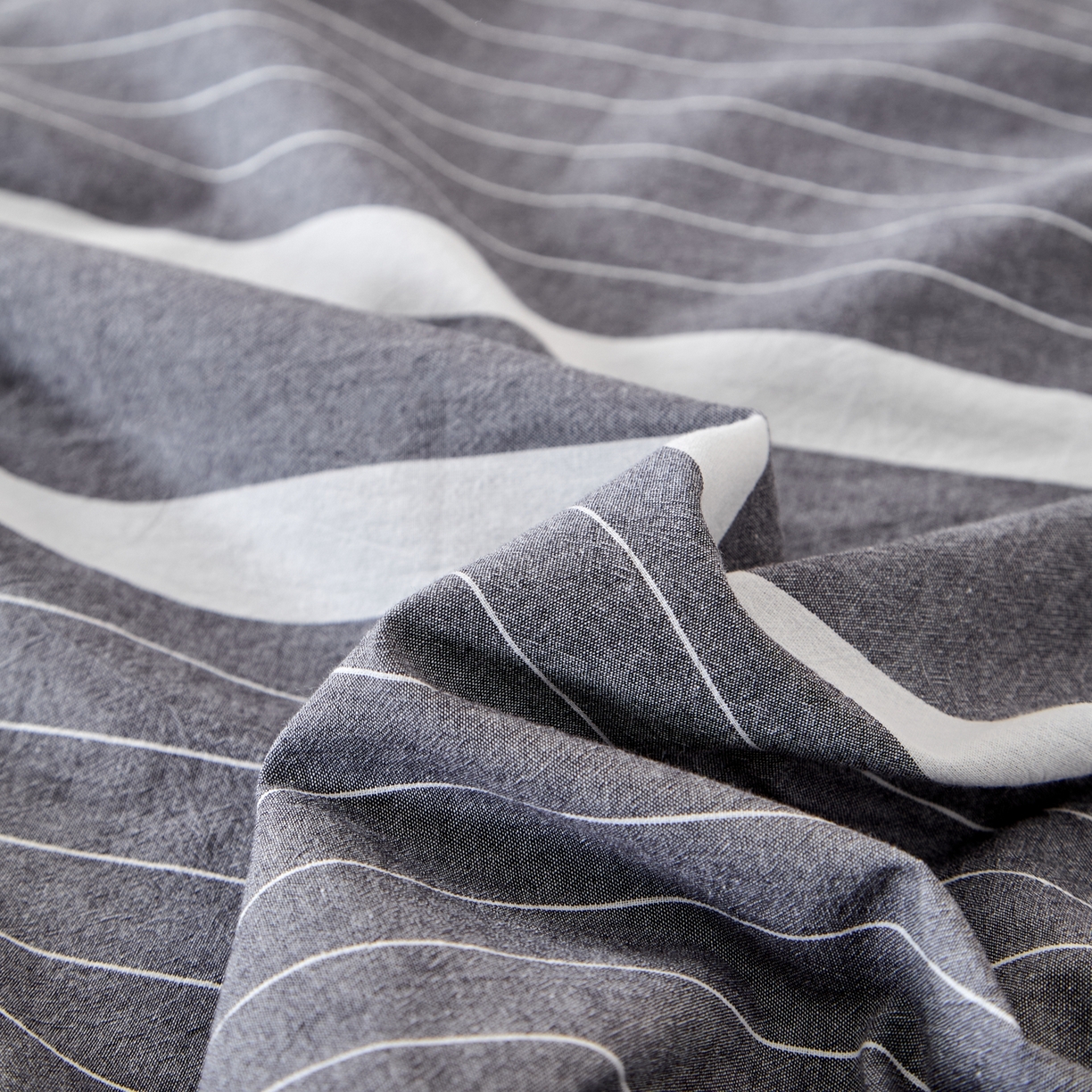 91家纺网 家纺一手货源 找家纺 九沐良品 2025新款全棉色织水洗棉无印风四件套 灰条