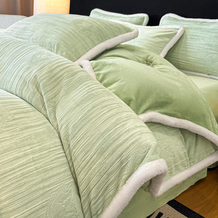 91家纺网 家纺一手货源 找家纺 （总）诺梵家纺 2025新款兔毛绒包边 雕花绒四件套