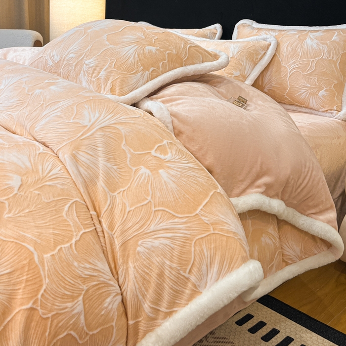 91家纺网 家纺一手货源 找家纺 （总）诺梵家纺 2025新款兔毛绒包边 雕花绒四件套