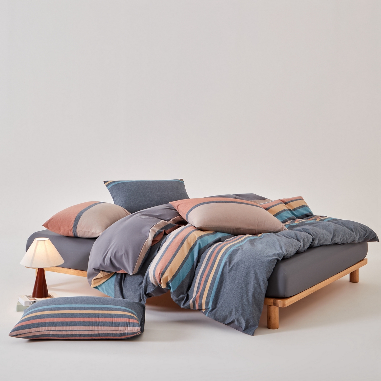 91家纺网 家纺一手货源 找家纺 九沐良品 2025新款全棉色织水洗棉无印风四件套 希尔威亚蓝