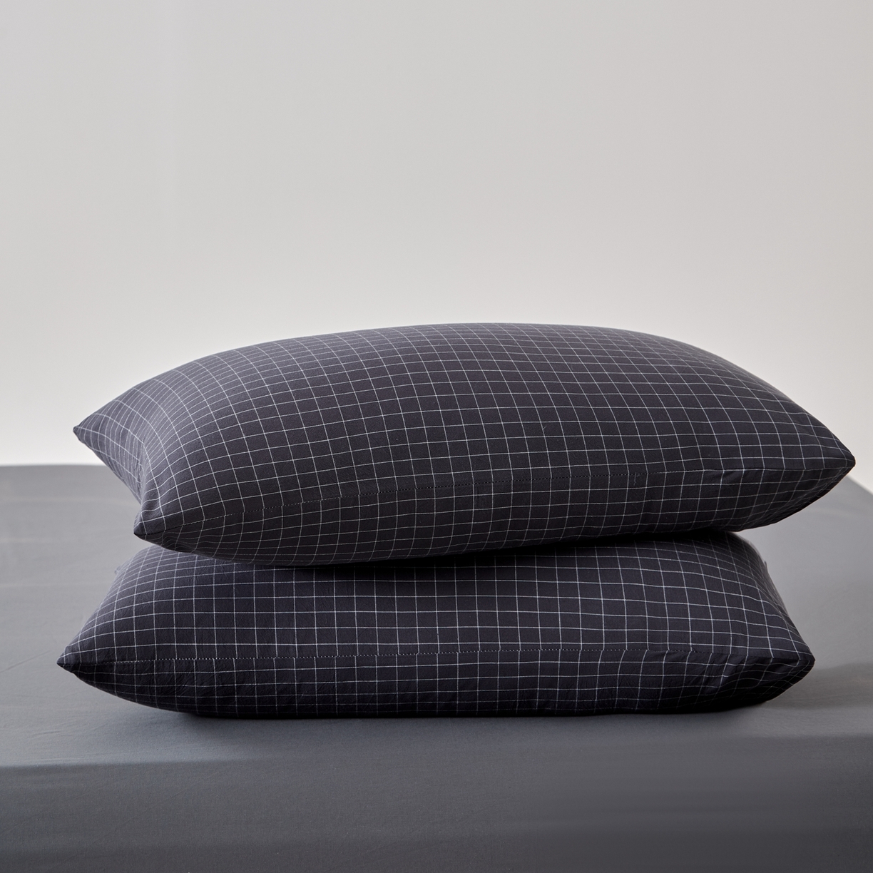 91家纺网 家纺一手货源 找家纺 九沐良品 2025新款全棉色织水洗棉无印风四件套 新灰格