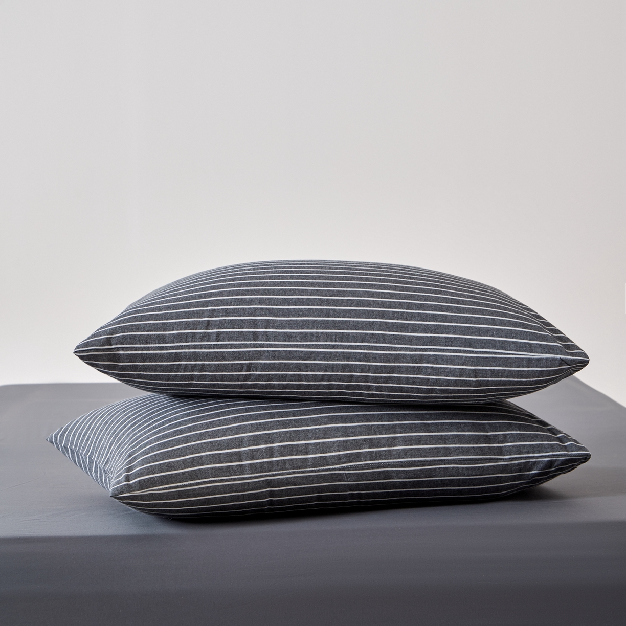 91家纺网 家纺一手货源 找家纺 九沐良品 2025新款全棉色织水洗棉无印风四件套 中灰条