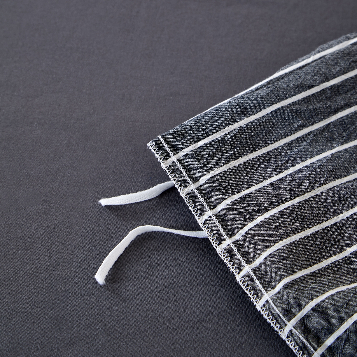 91家纺网 家纺一手货源 找家纺 九沐良品 2025新款全棉色织水洗棉无印风四件套 中灰条