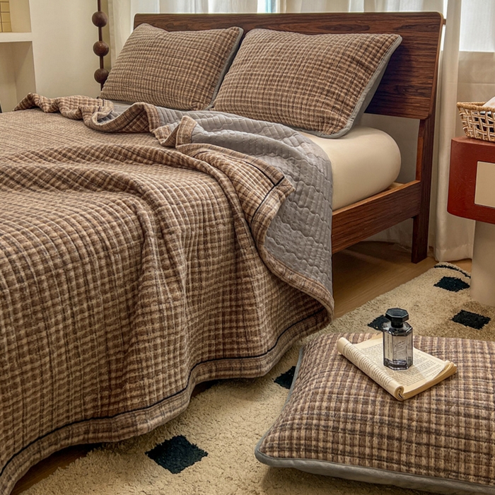 91家纺网 家纺一手货源 找家纺 （总）芷卧 2025新款小香风牛奶绒床盖三件套床盖单件