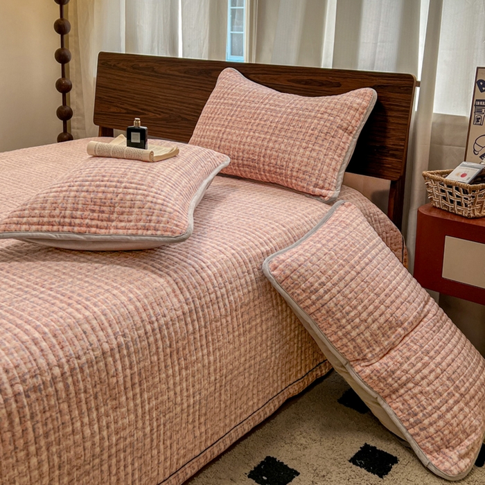 91家纺网 家纺一手货源 找家纺 （总）芷卧 2025新款小香风牛奶绒床盖三件套床盖单件