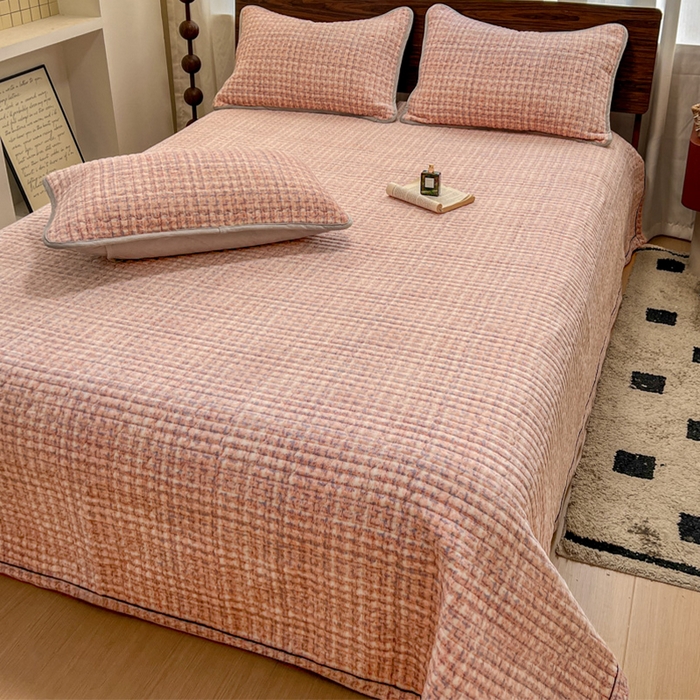 91家纺网 家纺一手货源 找家纺 （总）芷卧 2025新款小香风牛奶绒床盖三件套床盖单件