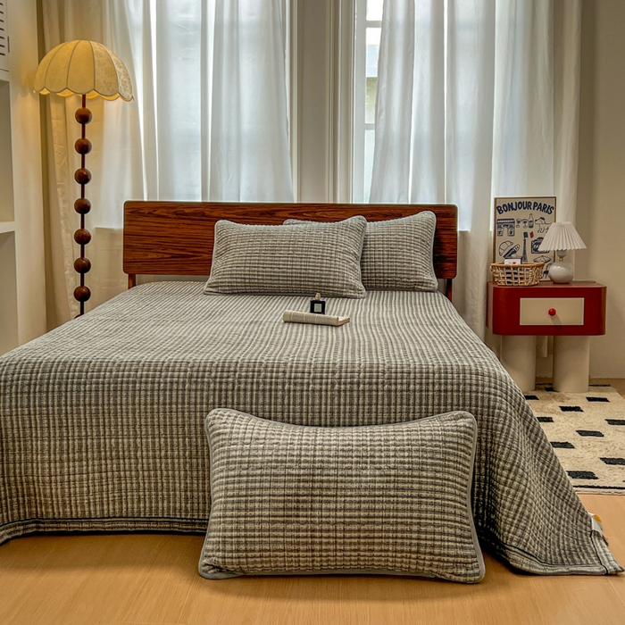 91家纺网 家纺一手货源 找家纺 芷卧 2025新款小香风牛奶绒床盖三件套 香妃-灰