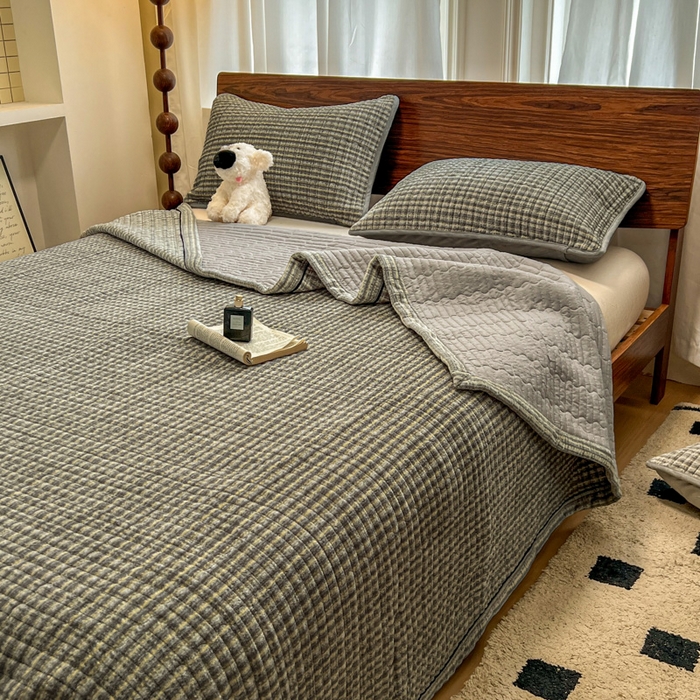 91家纺网 家纺一手货源 找家纺 芷卧 2025新款小香风牛奶绒床盖三件套 香妃-灰