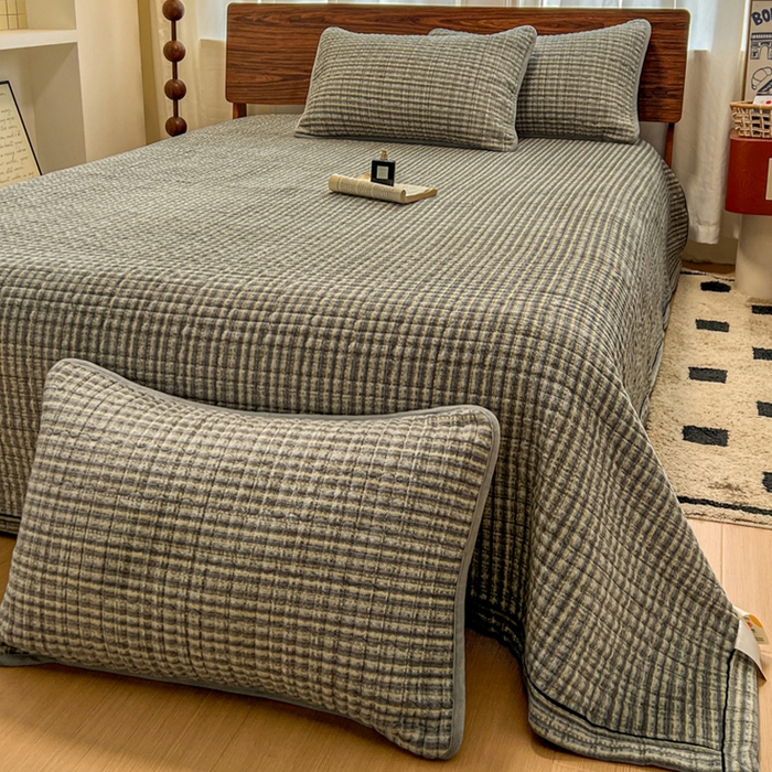 91家纺网 家纺一手货源 找家纺 芷卧 2025新款小香风牛奶绒床盖三件套 香妃-灰