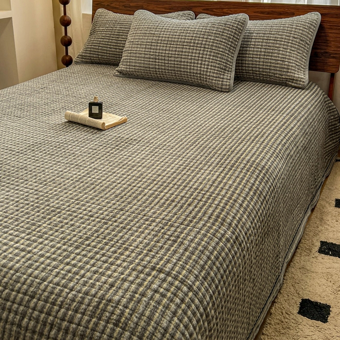 91家纺网 家纺一手货源 找家纺 芷卧 2025新款小香风牛奶绒床盖三件套 香妃-灰