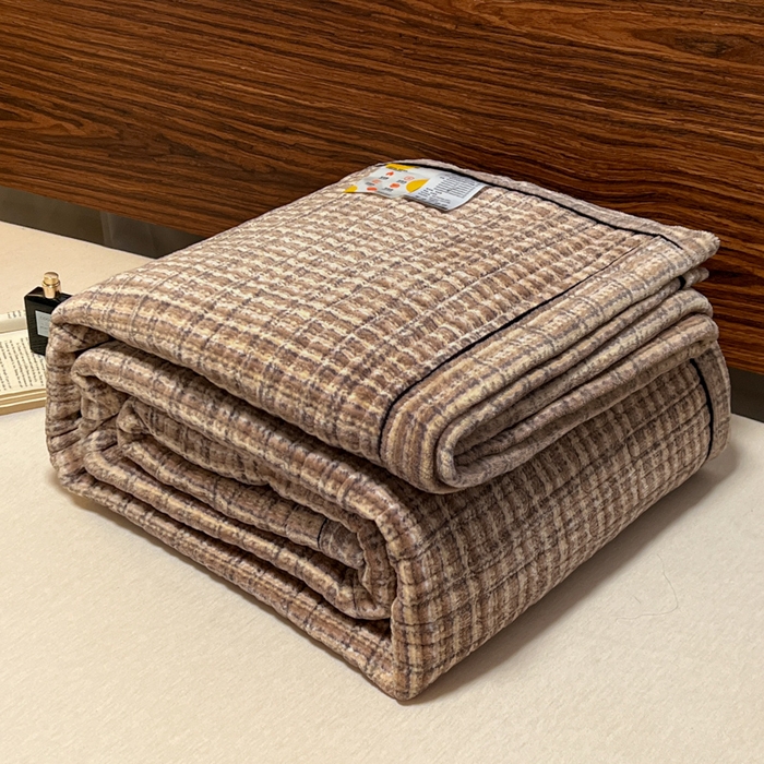 91家纺网 家纺一手货源 找家纺 芷卧 2025新款小香风牛奶绒床盖三件套 香妃-咖