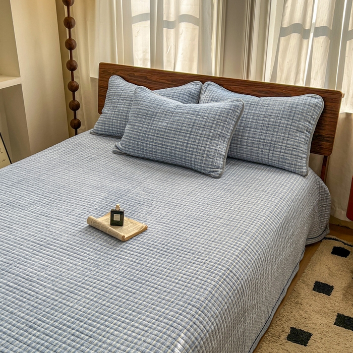 91家纺网 家纺一手货源 找家纺 芷卧 2025新款小香风牛奶绒床盖三件套 香妃-蓝