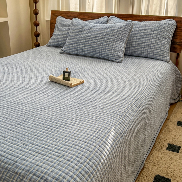 91家纺网 家纺一手货源 找家纺 芷卧 2025新款小香风牛奶绒床盖三件套 香妃-蓝