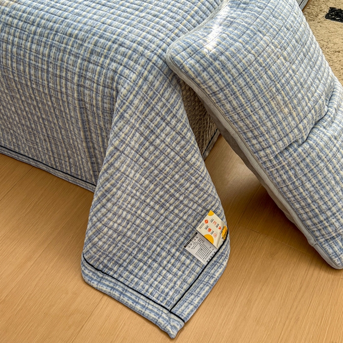 91家纺网 家纺一手货源 找家纺 芷卧 2025新款小香风牛奶绒床盖三件套 香妃-蓝