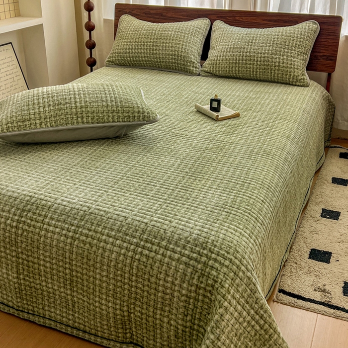 91家纺网 家纺一手货源 找家纺 芷卧 2025新款小香风牛奶绒床盖三件套 香妃-绿