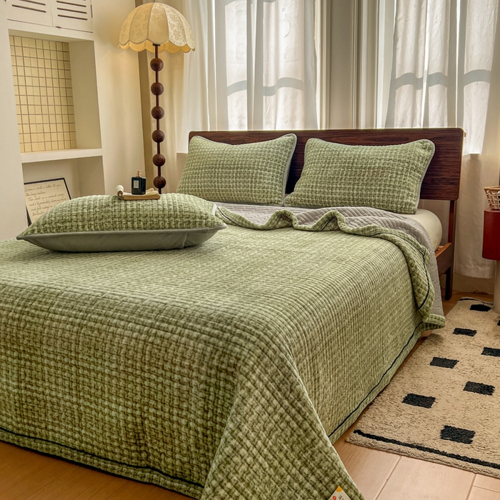 91家纺网 家纺一手货源 找家纺 芷卧 2025新款小香风牛奶绒床盖三件套 香妃-绿