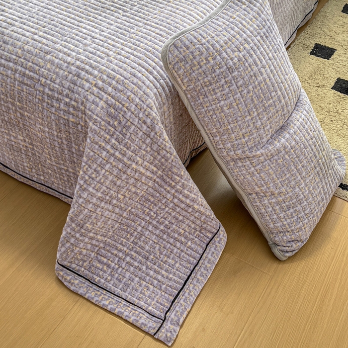 91家纺网 家纺一手货源 找家纺 芷卧 2025新款小香风牛奶绒床盖三件套 香妃-紫