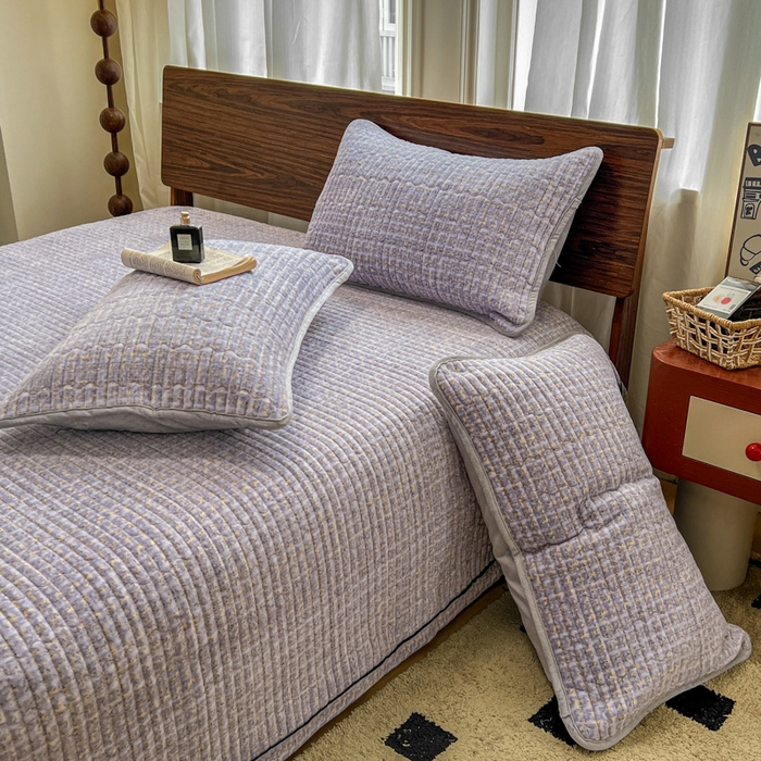 91家纺网 家纺一手货源 找家纺 芷卧 2025新款小香风牛奶绒床盖三件套 香妃-紫