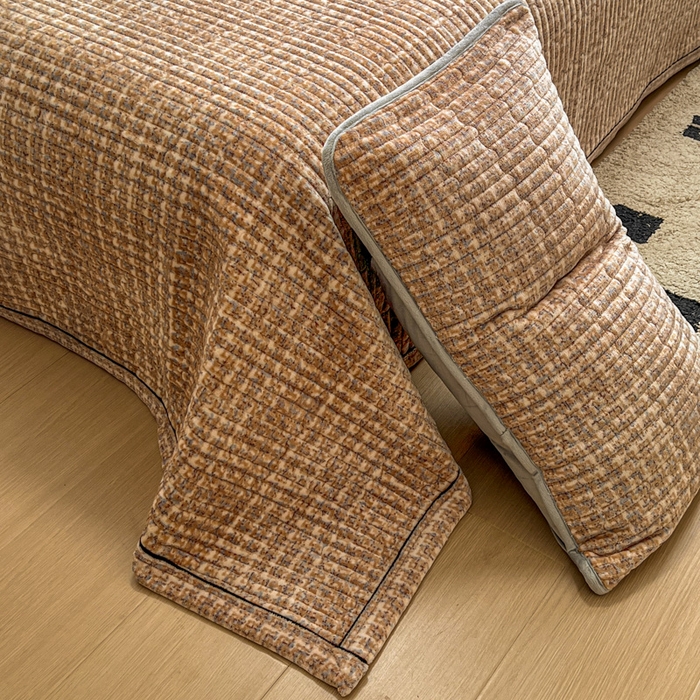 91家纺网 家纺一手货源 找家纺 芷卧 2025新款小香风牛奶绒床盖三件套 香妃-棕