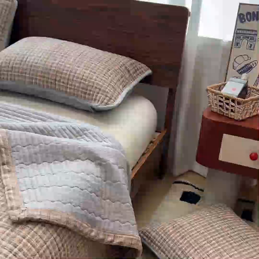 91家纺网 家纺一手货源 找家纺 芷卧 2025新款小香风牛奶绒床盖三件套 香妃-灰