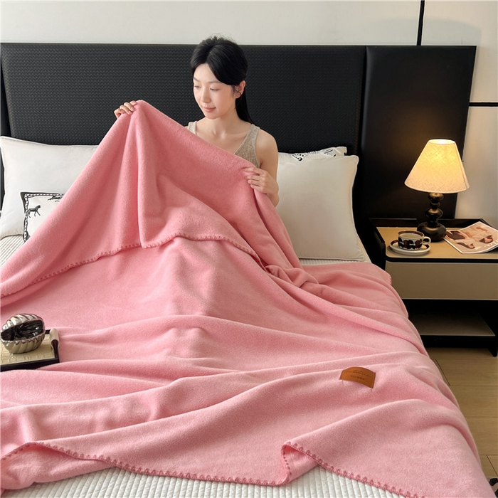 91家纺网 家纺一手货源 找家纺 琪格格纺织 2025新款高端航空水貂绒毛毯双面绒盖毯办公室家用午睡沙发毯空调毯子 云柚 红玉