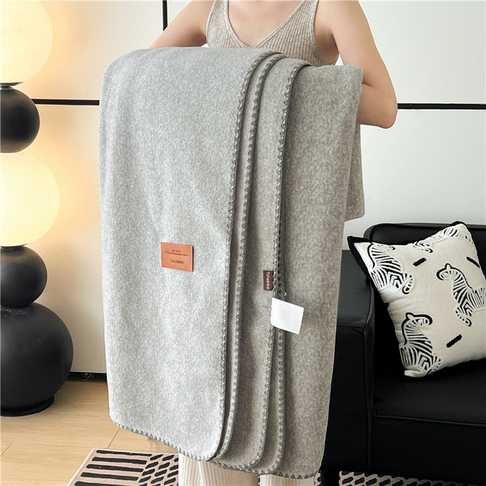 91家纺网 家纺一手货源 找家纺 琪格格纺织 2025新款高端航空水貂绒毛毯双面绒盖毯办公室家用午睡沙发毯空调毯子 石墨-浅灰